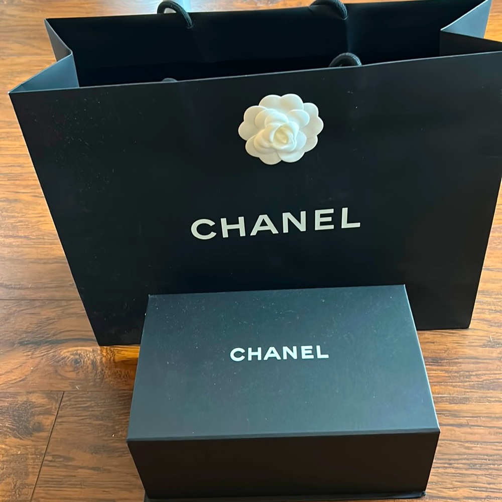 Chanel package